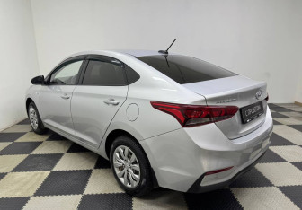 Подержанный автомобиль Hyundai Solaris Sedan 2017 года (7 фото)