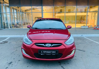 Подержанный автомобиль Hyundai Solaris Sedan 2014 года (2 фото)