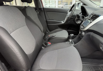 Подержанный автомобиль Hyundai Solaris Sedan 2014 года (10 фото)