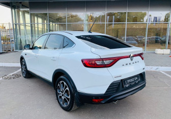 Подержанный автомобиль Renault Arkana 2019 года (7 фото)