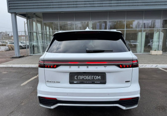 Подержанный автомобиль Geely Monjaro 2025 года (6 фото)