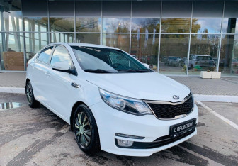 Подержанный автомобиль Kia Rio Sedan 2015 года (3 фото)