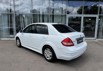 Подержанный автомобиль Nissan Tiida Sedan 2013 года (7 фото)