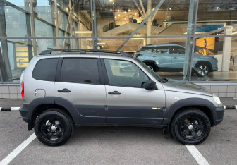 Подержанный автомобиль Chevrolet Niva 2017 года (4 фото)