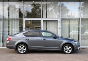 Подержанный автомобиль Skoda Octavia Liftback 2016 года (4 фото)
