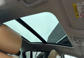 Подержанный автомобиль Kia Quoris 2017 года (13 фото)