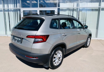 Подержанный автомобиль Skoda Karoq 2020 года (5 фото)