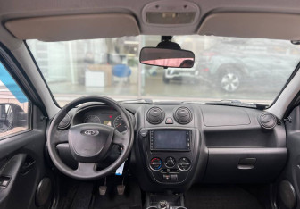 Подержанный автомобиль LADA (ВАЗ) Granta Sedan 2012 года (9 фото)