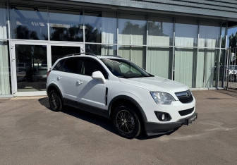 Подержанный автомобиль Opel Antara 2014 года (3 фото)