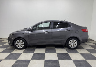 Подержанный автомобиль Kia Rio Sedan 2013 года (8 фото)