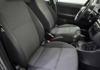 Подержанный автомобиль Skoda Fabia Hatchback 2012 года (9 фото)