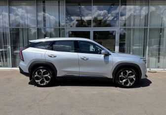 Подержанный автомобиль Geely Atlas 2023 года (4 фото)