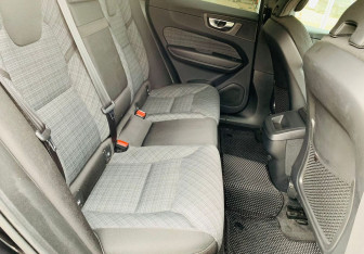 Подержанный автомобиль Volvo XC60 2021 года (11 фото)