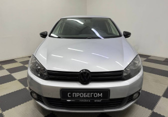 Подержанный автомобиль Volkswagen Golf Hatchback 2012 года (2 фото)