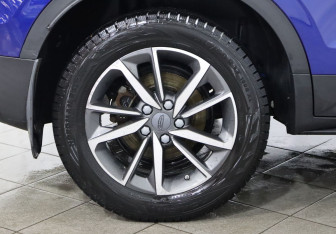 Подержанный автомобиль Geely Coolray 2022 года (9 фото)