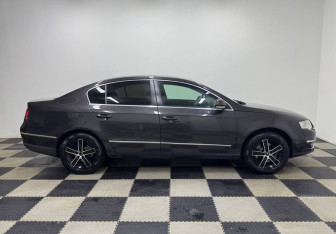 Подержанный автомобиль Volkswagen Passat Sedan 2007 года (4 фото)