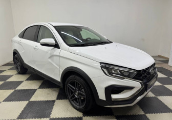 Подержанный автомобиль LADA (ВАЗ) Vesta Sedan 2023 года (3 фото)