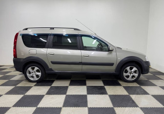 Подержанный автомобиль LADA (ВАЗ) Largus Wagon 2019 года (4 фото)