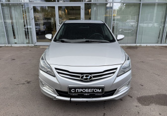 Подержанный автомобиль Hyundai Solaris Sedan 2016 года (2 фото)