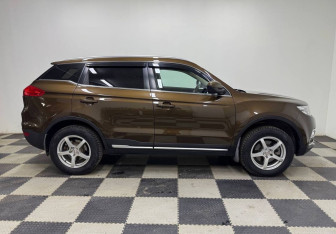 Подержанный автомобиль Geely Atlas 2019 года (4 фото)