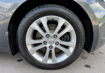 Подержанный автомобиль Kia Ceed Hatchback 2015 года (12 фото)