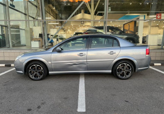 Подержанный автомобиль Opel Vectra Sedan 2006 года (8 фото)