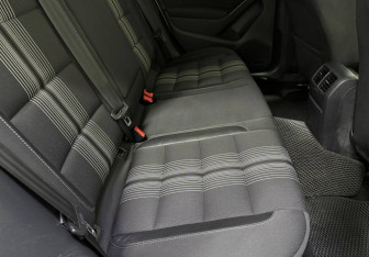 Подержанный автомобиль Volkswagen Golf Hatchback 2012 года (10 фото)