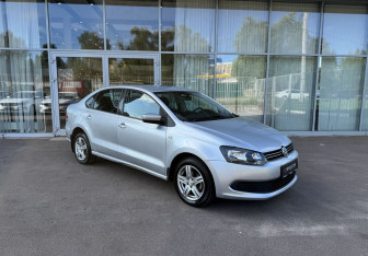 Подержанный автомобиль Volkswagen Polo Sedan 2014 года (3 фото)