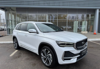 Подержанный автомобиль Geely Monjaro 2025 года (3 фото)