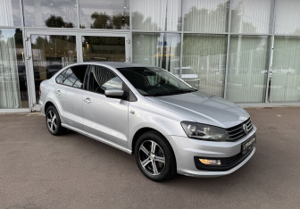 Подержанный автомобиль Volkswagen Polo Sedan 2016 года (3 фото)