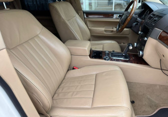 Подержанный автомобиль Volkswagen Touareg 2009 года (9 фото)