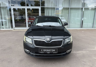 Подержанный автомобиль Skoda Superb Liftback 2013 года (2 фото)