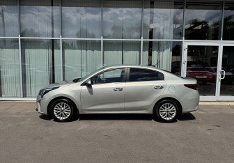 Подержанный автомобиль Kia Rio Sedan 2020 года (8 фото)