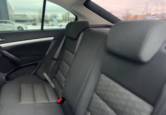 Подержанный автомобиль Skoda Octavia Liftback 2011 года (11 фото)