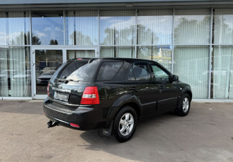 Подержанный автомобиль Kia Sorento 2008 года (5 фото)