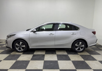 Подержанный автомобиль Kia Cerato Sedan 2019 года (8 фото)