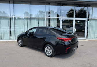 Подержанный автомобиль Kia Rio Sedan 2018 года (7 фото)