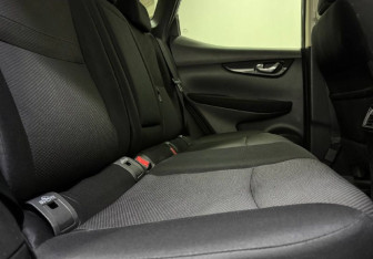 Подержанный автомобиль Nissan Qashqai 2017 года (11 фото)