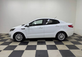 Подержанный автомобиль Kia Rio Sedan 2012 года (8 фото)