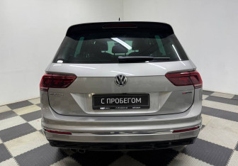 Подержанный автомобиль Volkswagen Tiguan 2018 года (5 фото)
