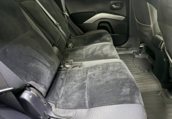 Подержанный автомобиль Mitsubishi Outlander 2011 года (11 фото)