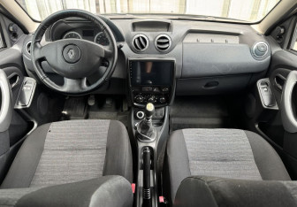 Подержанный автомобиль Renault Duster 2012 года (9 фото)
