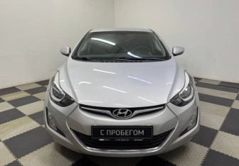 Подержанный автомобиль Hyundai Elantra Sedan 2014 года (2 фото)