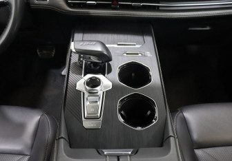 Подержанный автомобиль Changan UNI-K 2023 года (18 фото)