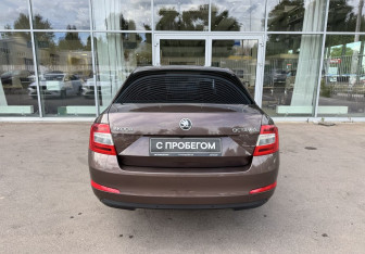 Подержанный автомобиль Skoda Octavia Liftback 2014 года (6 фото)