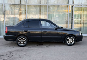 Подержанный автомобиль Hyundai Accent Sedan 2010 года (4 фото)