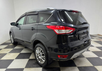 Подержанный автомобиль Ford Kuga 2013 года (7 фото)