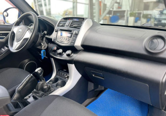 Подержанный автомобиль Lifan X60 2015 года (10 фото)