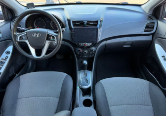 Подержанный автомобиль Hyundai Solaris Sedan 2012 года (10 фото)