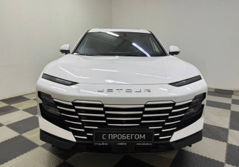 Подержанный автомобиль Jetour Dashing 2023 года (2 фото)